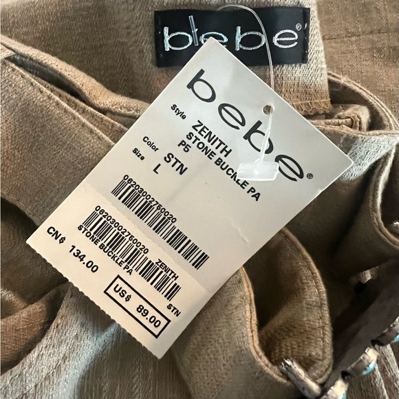 Bebe Designer pants. Straight leg, slightly flared with turquoise studded belt. - Picture 6 of 10